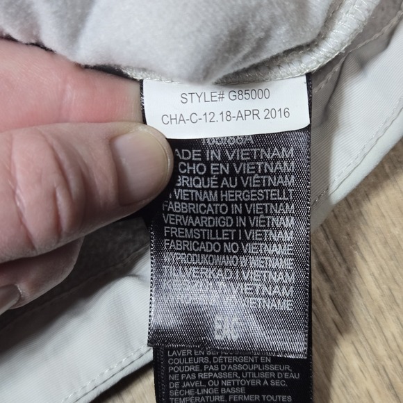 Marmot Women's Ski Jacket in Light Gray - Picture 5 of 10